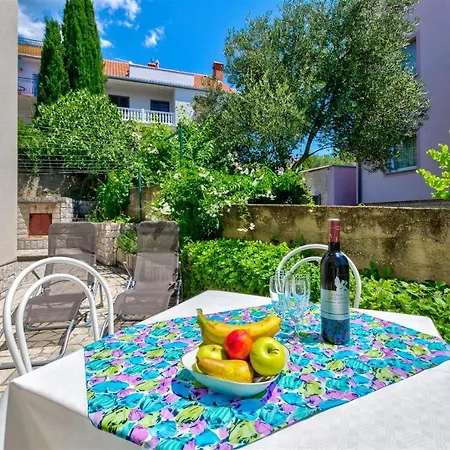 Apartment Uzelac *